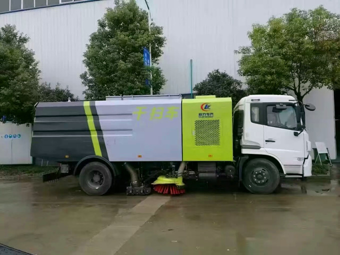 程力天錦掃路車 (2).jpg