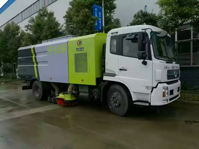 程力天錦掃路車 (1).jpg